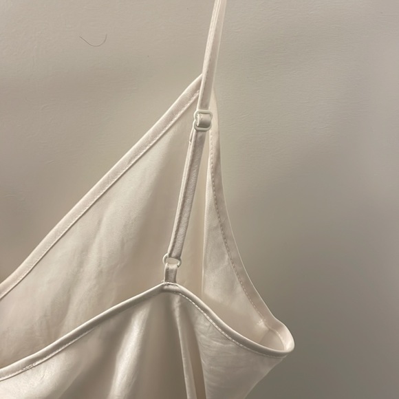 White slip dress aritzia - Picture 4 of 5
